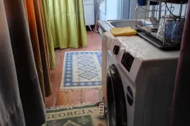 For Rent, 1 Room, Old building, Tbilisi, Sololaki