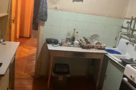 იყიდება ბინა, 3 ოთახიანი, ძველი აშენებული, თბილისი, საბურთალო