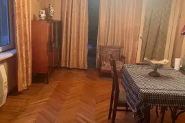 იყიდება ბინა, 3 ოთახიანი, ძველი აშენებული, თბილისი, საბურთალო