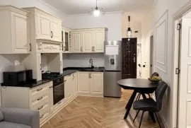 იყიდება ბინა, 3 ოთახიანი, ახალი აშენებული, ბათუმი, ძველი ბათუმის უბანი