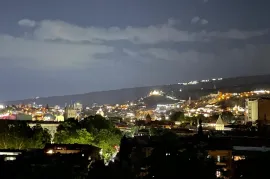 ქირავდება ბინა, 5 ოთახიანი, ახალი აშენებული, თბილისი, მთაწმინდა