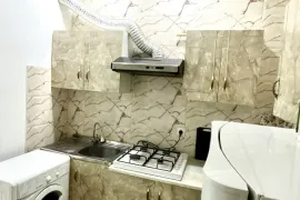 ქირავდება ბინა, 3 ოთახიანი, ძველი აშენებული, ბათუმი, ხიმშიაშვილის უბანი