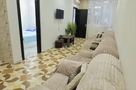 ქირავდება ბინა, 3 ოთახიანი, ძველი აშენებული, ბათუმი, ხიმშიაშვილის უბანი