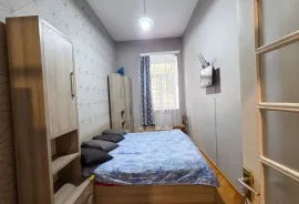 იყიდება ბინა, 3 ოთახიანი, ძველი აშენებული, თბილისი, ჩუღურეთი