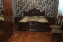 ქირავდება ბინა დღიურად, 4 ოთახიანი, ძველი აშენებული, თბილისი, ვაჟა ფშაველას კვარტლები