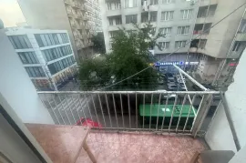 ქირავდება ბინა, 1 ოთახიანი, ძველი აშენებული, თბილისი, საბურთალო