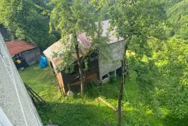 იყიდება სახლი, 6 ოთახიანი, ქედა