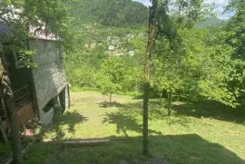 იყიდება სახლი, 6 ოთახიანი, ქედა