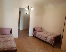 For Rent, 3 Room, Old building, Tbilisi, saburtalo