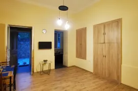 ქირავდება სახლი, 2 ოთახიანი, ქუთაისი, ბჟოლები