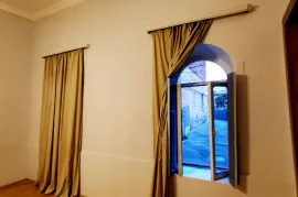 ქირავდება სახლი, 2 ოთახიანი, ქუთაისი, ბჟოლები