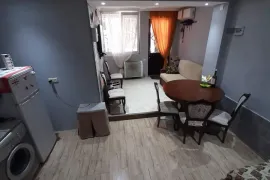 Daily Apartment Rent, 3 Room, Old building, Batumi, Rustaveli District