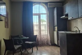 Аренда, 2 Kомнатная, Старое здание, Тбилиси, saburtalo
