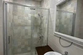 ქირავდება ბინა, 2 ოთახიანი, ახალი აშენებული, თბილისი, ვაკე
