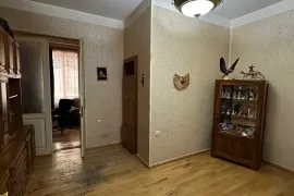 Продается квартира, 5 Kомнатная, Старое здание, Тбилиси, saburtalo