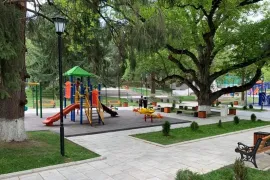 Аренда Дома, 7 Kомнатная,  Окрестности Тбилиси, Коджори