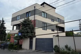 იყიდება სახლი, 18 ოთახიანი, თბილისი, ისანი