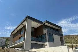 იყიდება სახლი, 6 ოთახიანი, თბილისი, ლისის ტბა