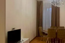 Аренда, 2 Kомнатная, Старое здание, Тбилиси, Чугурети