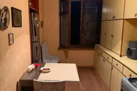 Продается квартира, 3 Kомнатная, Старое здание, Тбилиси, Плато Нуцубидзе