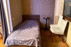 Продается квартира, 3 Kомнатная, Старое здание, Тбилиси, Плато Нуцубидзе