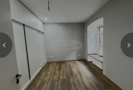 Продается квартира, 5 Kомнатная, Старое здание, Тбилиси, Мтацминда