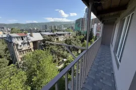 Продается квартира, 4 Kомнатная, Старое здание, Тбилиси, saburtalo