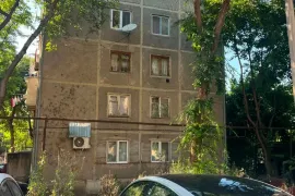 Продается квартира, 3 Kомнатная, Старое здание, Рустави, Новый Рустави