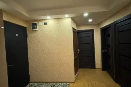 Продается квартира, 3 Kомнатная, Старое здание, Рустави, Новый Рустави