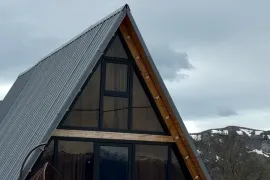ქირავდება სახლი დღიურად, 4 ოთახიანი, ონი, მრავალძალი