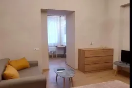 ქირავდება ბინა, 2 ოთახიანი, ძველი აშენებული, თბილისი, მთაწმინდა