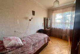 Продается квартира, 4 Kомнатная, Старое здание, Тбилиси, Самгори