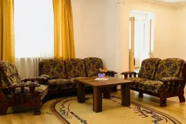 For Rent, 3 Room, Old building, Tbilisi, Mtatsminda