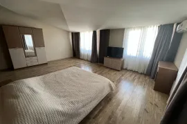 იყიდება ბინა, 8 ოთახიანი, ძველი აშენებული, თბილისი, საბურთალო