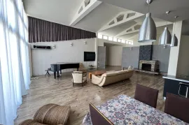 Продается квартира, 8 Kомнатная, Старое здание, Тбилиси, saburtalo