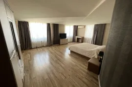 იყიდება ბინა, 8 ოთახიანი, ძველი აშენებული, თბილისი, საბურთალო