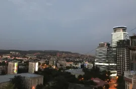 იყიდება ბინა, 8 ოთახიანი, ძველი აშენებული, თბილისი, საბურთალო