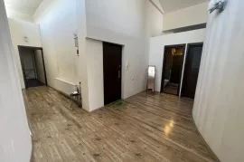 იყიდება ბინა, 8 ოთახიანი, ძველი აშენებული, თბილისი, საბურთალო