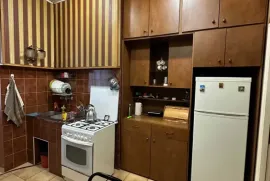 იყიდება ბინა, 5 ოთახიანი, ძველი აშენებული, თბილისი, საბურთალო