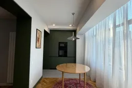 For Rent, 3 Room, Old building, Tbilisi, saburtalo