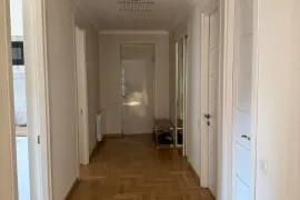 ქირავდება ბინა, 3 ოთახიანი, ძველი აშენებული, თბილისი, ვერა