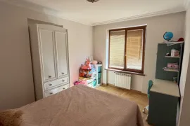 ქირავდება ბინა, 3 ოთახიანი, ძველი აშენებული, თბილისი, ვერა