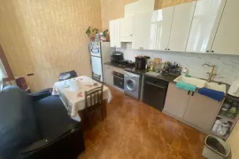 იყიდება ბინა, 4 ოთახიანი, ძველი აშენებული, თბილისი, სოლოლაკი