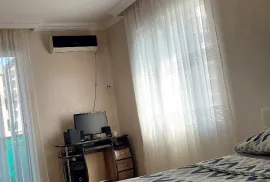 ქირავდება ბინა დღიურად, 5 ოთახიანი, ძველი აშენებული, ბათუმი, ხიმშიაშვილის უბანი