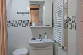 For Rent, 3 Room, Old building, Tbilisi, Districts of Vazha-Pshavela