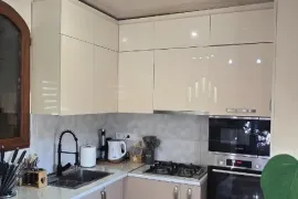 იყიდება ბინა, 3 ოთახიანი, ძველი აშენებული, თბილისი, ვაზისუბანი