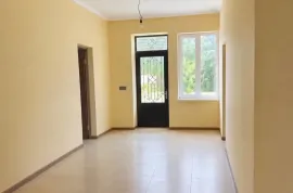 იყიდება, უნივერსალური კომერციული  ფართი