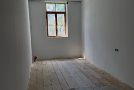 იყიდება, უნივერსალური კომერციული  ფართი