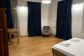 Аренда, 3 Kомнатная, Старое здание, Тбилиси, Вера