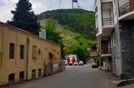 ქირავდება ბინა, 2 ოთახიანი, ძველი აშენებული, თბილისი, ვერა